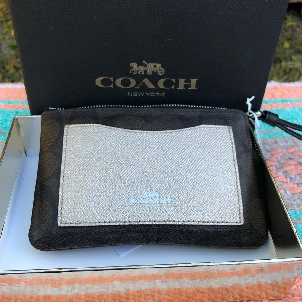 Coach Zip Organizer Wrist Strap Wallet Bro… - Picture 2 of 4
